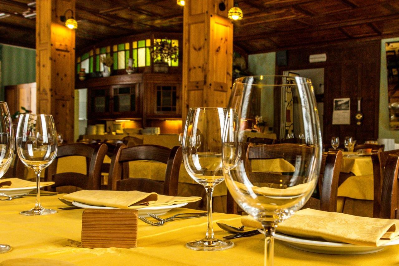 Albergo Monte Cervino シャンポルク エクステリア 写真